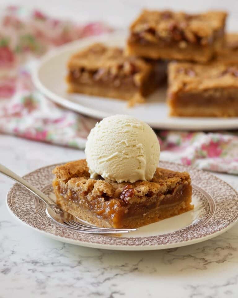 Maple Pecan Blondies Recipe
